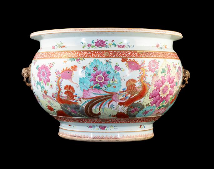Chinese porcelain famille rose tobacco leaf pattern fishtank | MasterArt